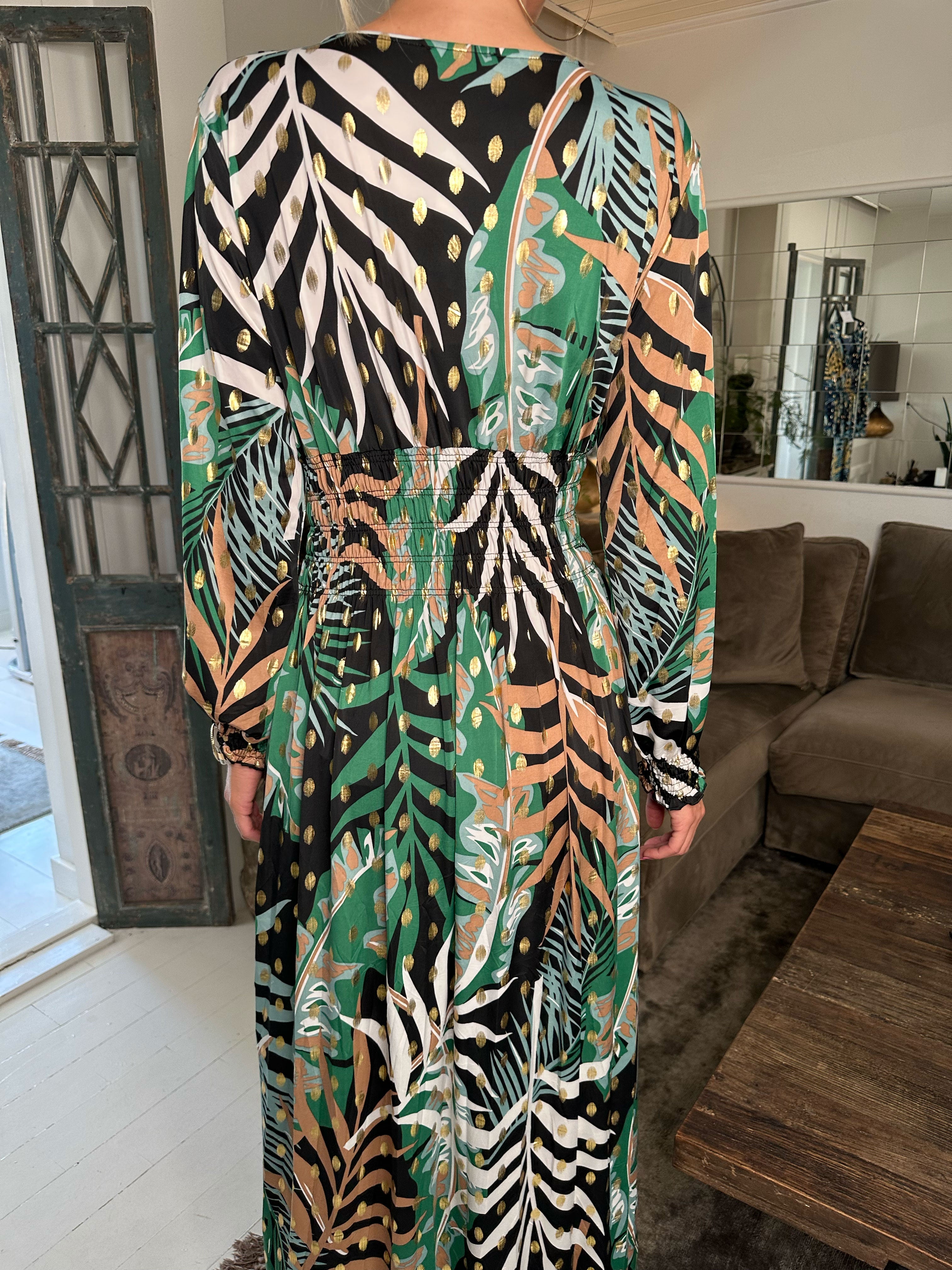 Pams Forest L/S - Lång elastisk klänning i skrynkelfritt tyg med långa ärmar